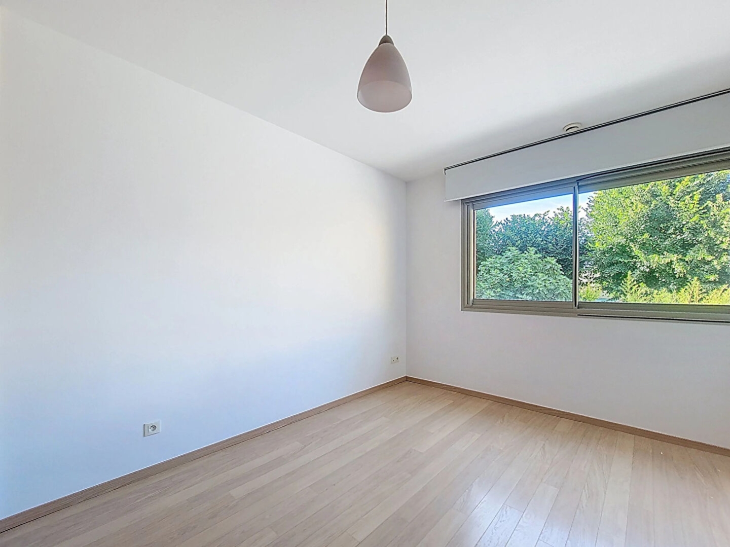  À TINQUEUX  (51430) - Maison atypique avec piscine, jardin et 5 chambres : - photo 7