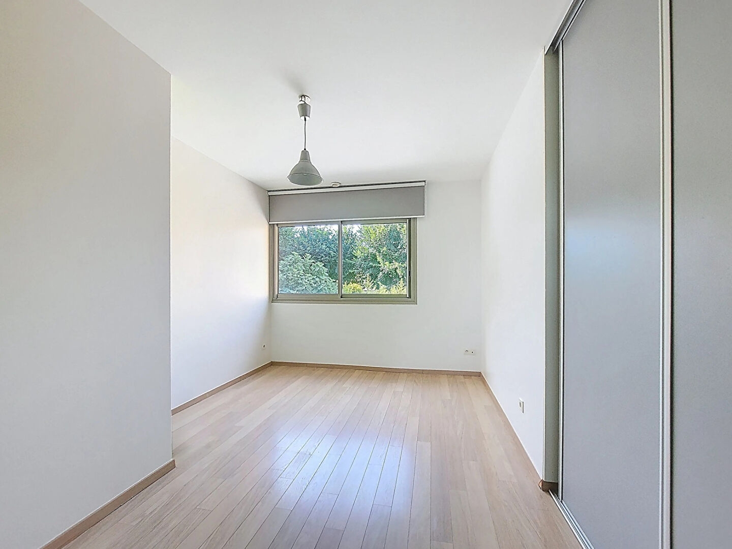  À TINQUEUX  (51430) - Maison atypique avec piscine, jardin et 5 chambres : - photo 9