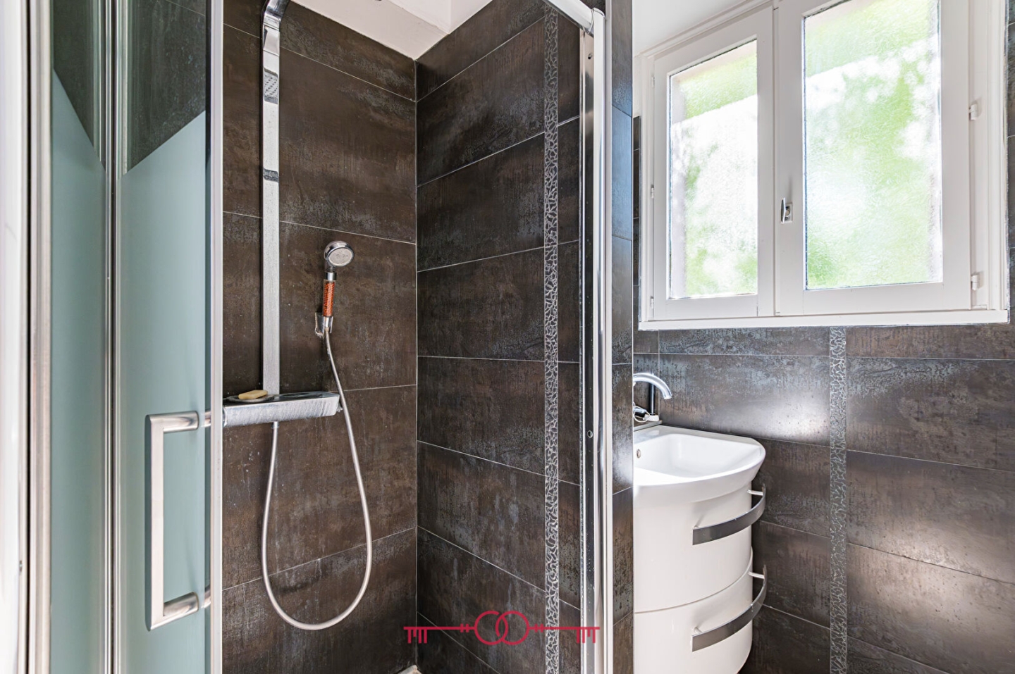  À VENDRE EN EXCLUSIVITÉ - MAISON DE TYPE 7 - REIMS - photo 9