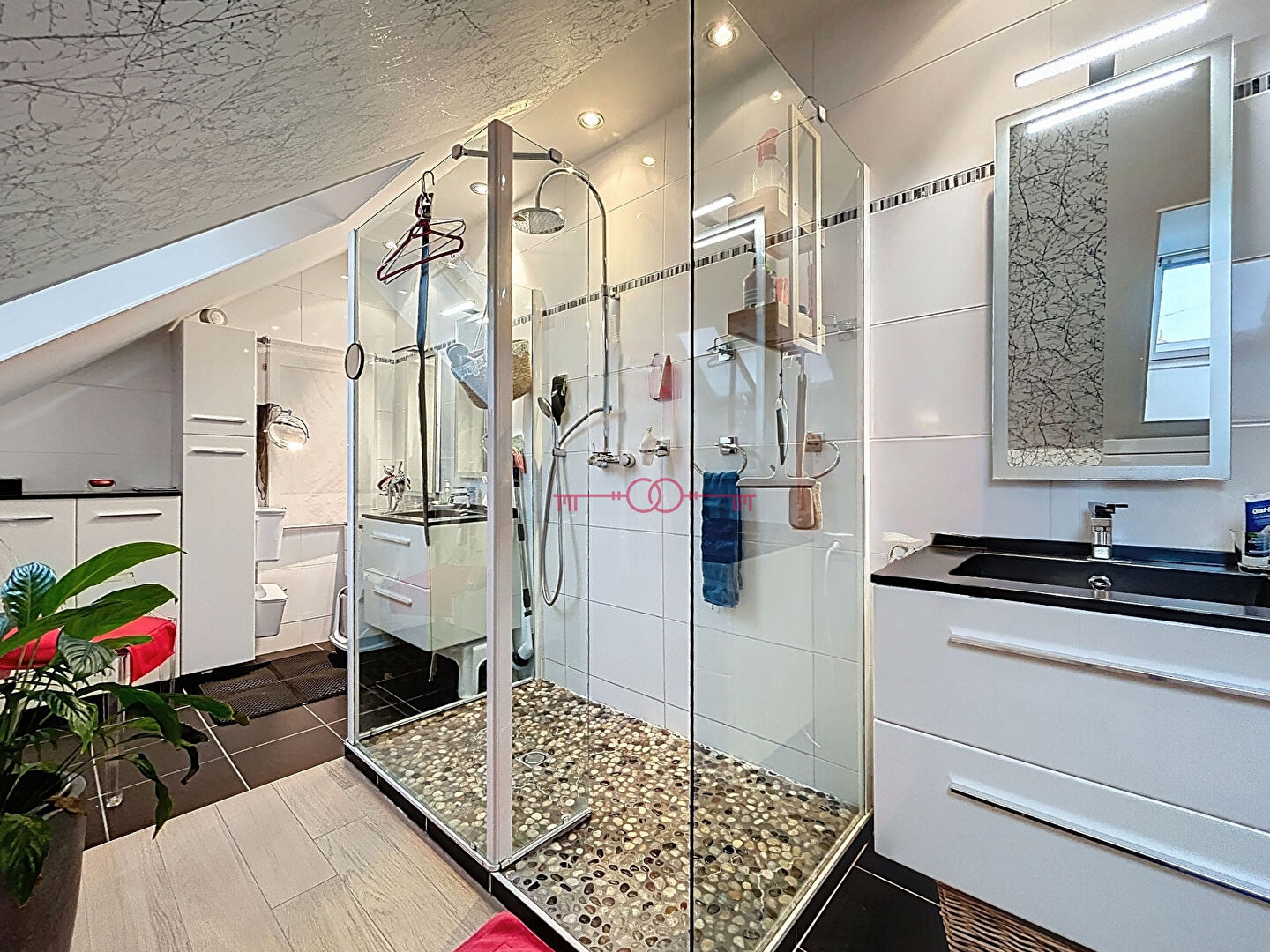  À VENDRE - MAISON DE TYPE 5 - À TINQUEUX - photo 8