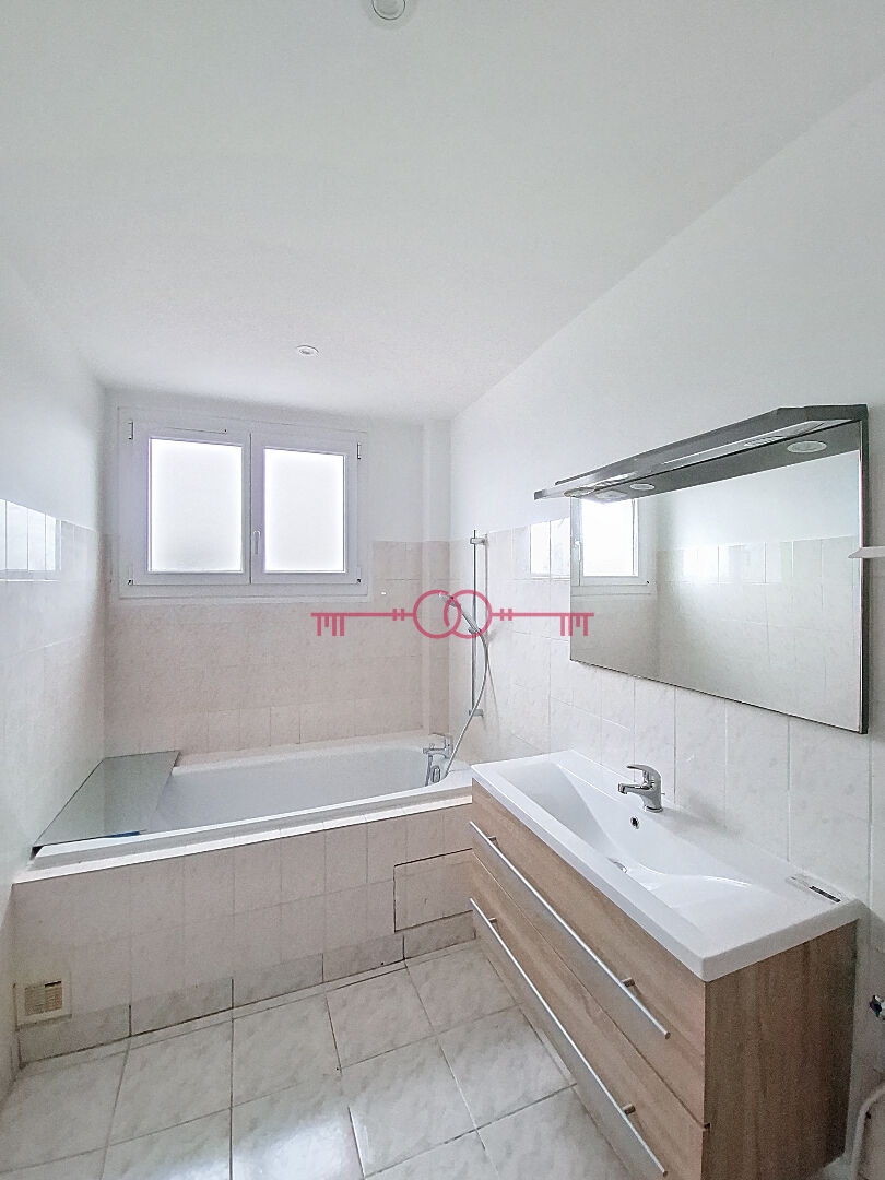 Appartement 4 pièces à Chalons en champagne - photo 8