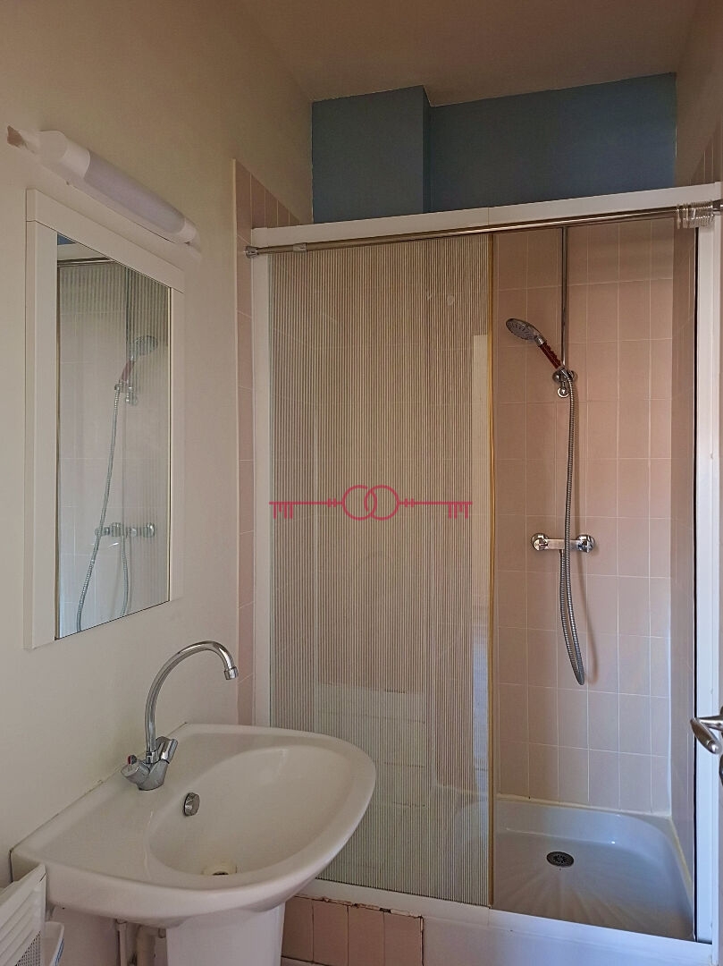 Appartement 7 pièces à Chalons en champagne - photo 12