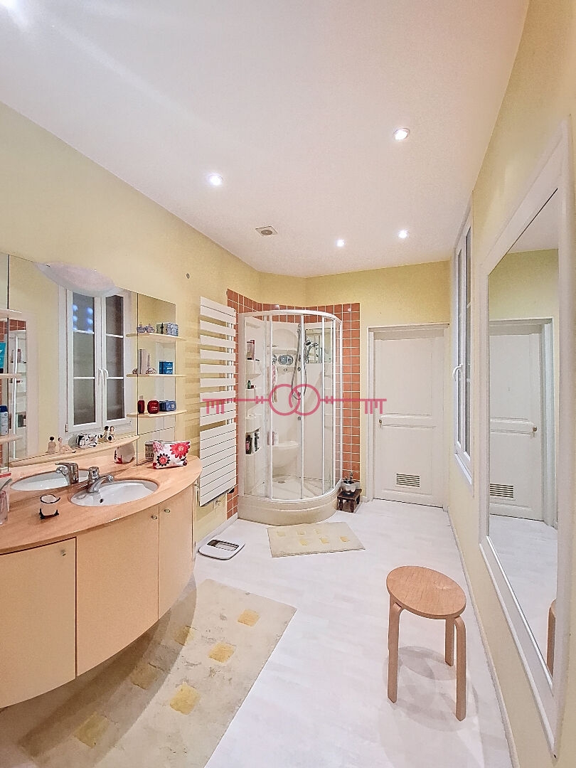  Maison Chalons En Champagne 6 pièce(s) 152m² - photo 8