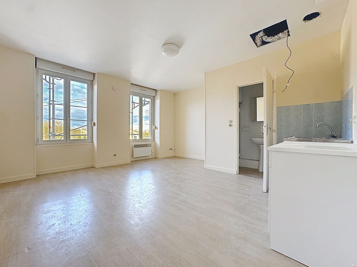  À VENDRE - REIMS - AVENUE DE PARIS - STUDIO 22.90 m2 - photo 1
