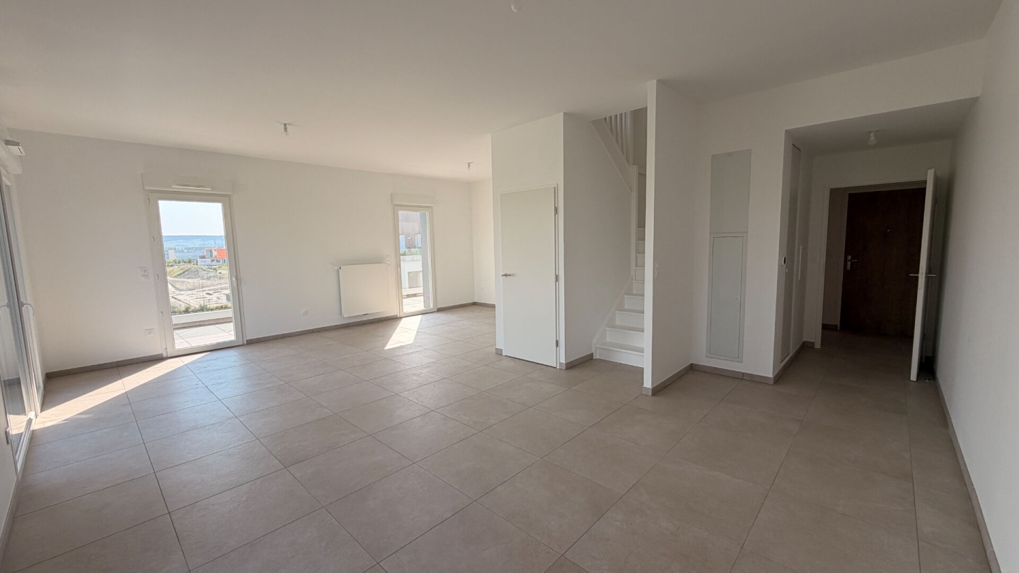 Appartement 5 pièces à Bezannes - photo 2