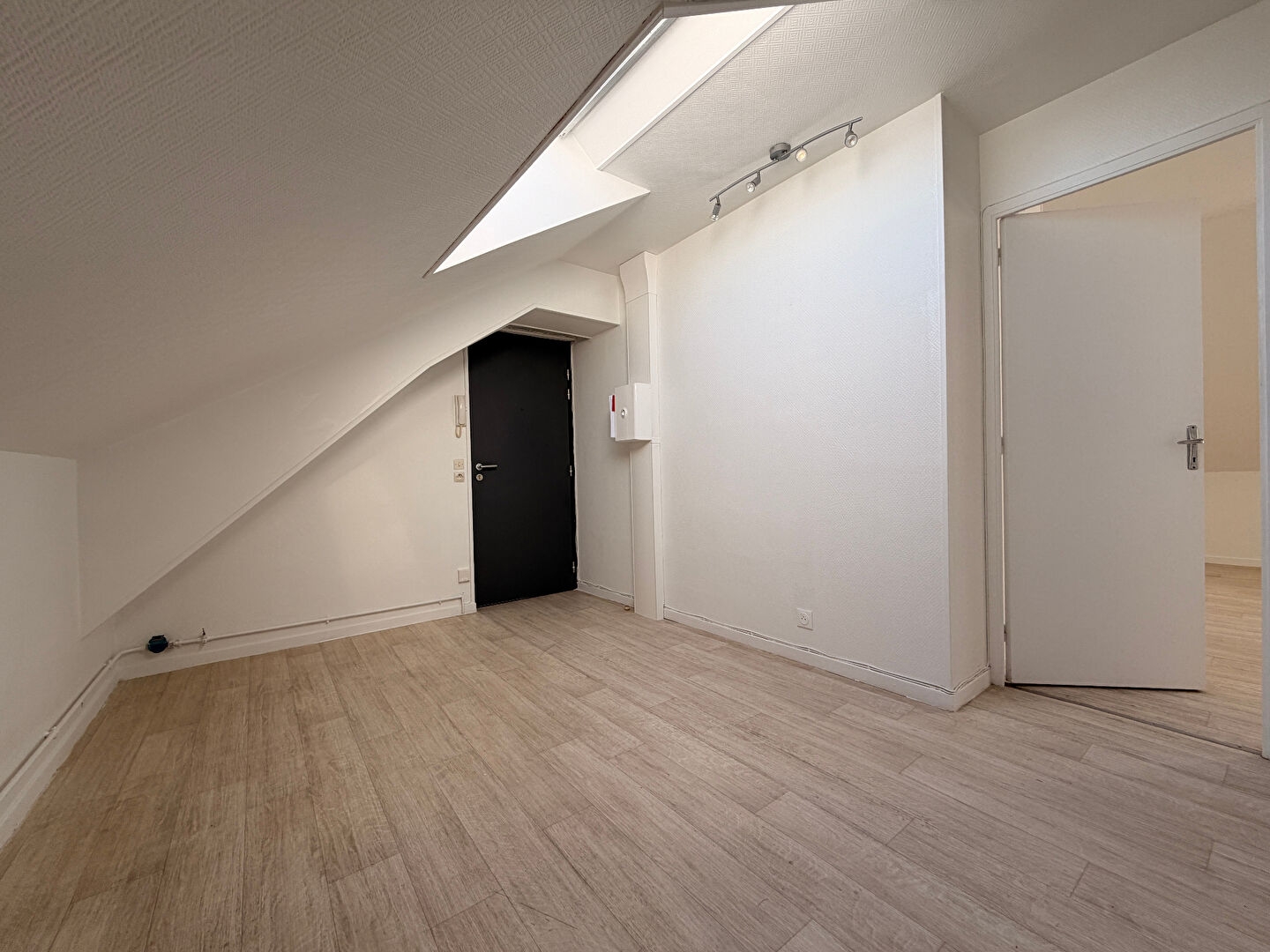 Appartement 2 pièces à Reims - photo 2