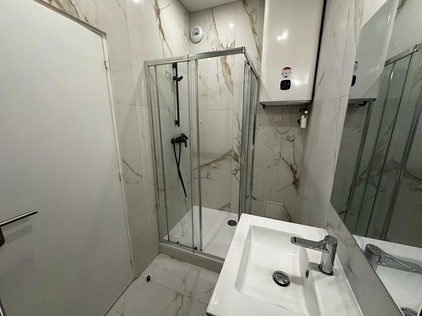  Appartement Reims 1 pièce(s) 14.32m2 - photo 2