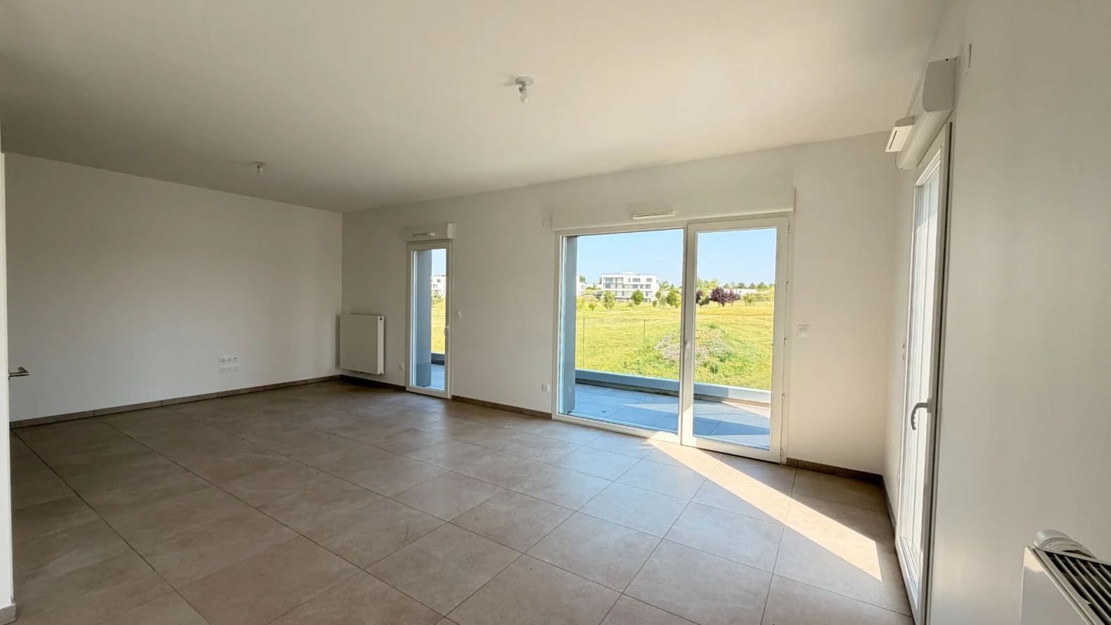 Appartement 5 pièces à Bezannes - photo