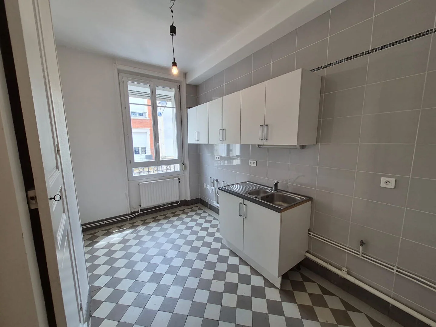 Appartement 4 pièces à Reims - photo
