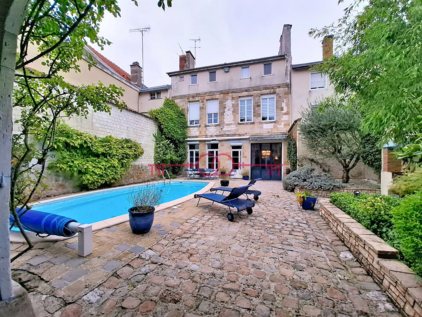 Maison 12 pièces à Chalons en champagne - photo