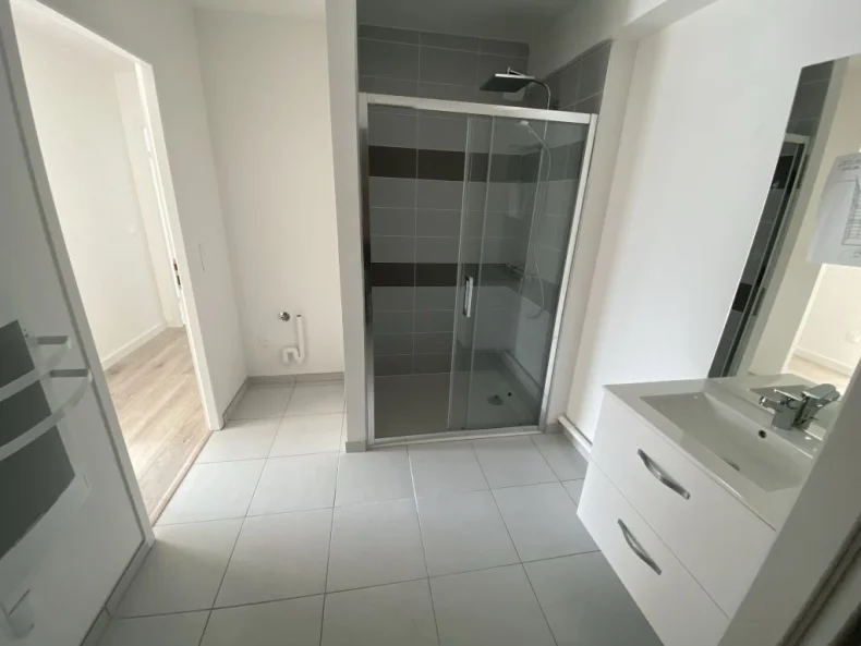 Appartement 3 pièces à Reims - photo 3
