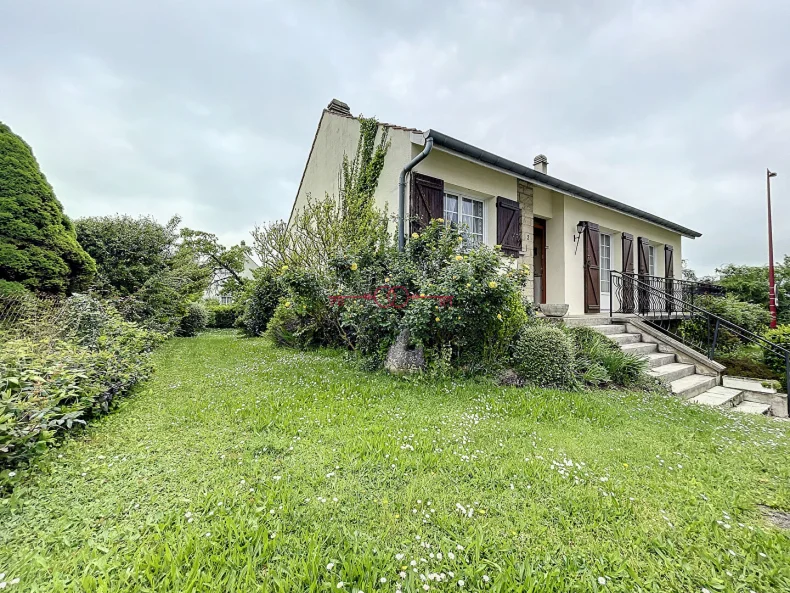 Maison 5 pièces à Champfleury - photo 1