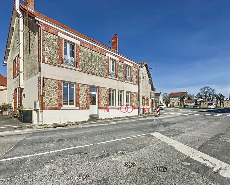 Immeuble  pièces à Lavannes - photo 2