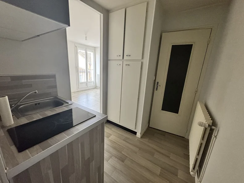 Appartement 1 pièces à Reims - photo 4