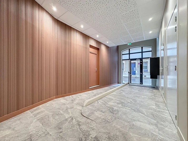 Local Commercial 1 pièces à Reims - photo 1