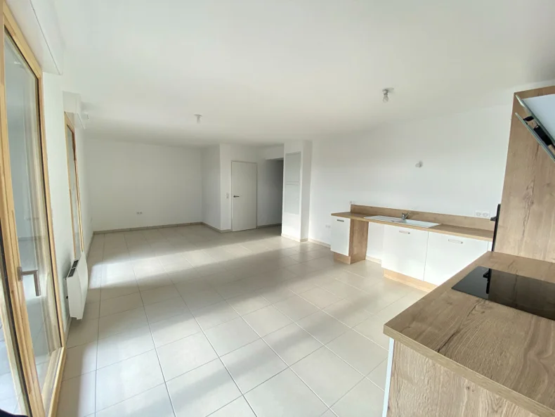 Appartement 3 pièces à Bezannes - photo 2