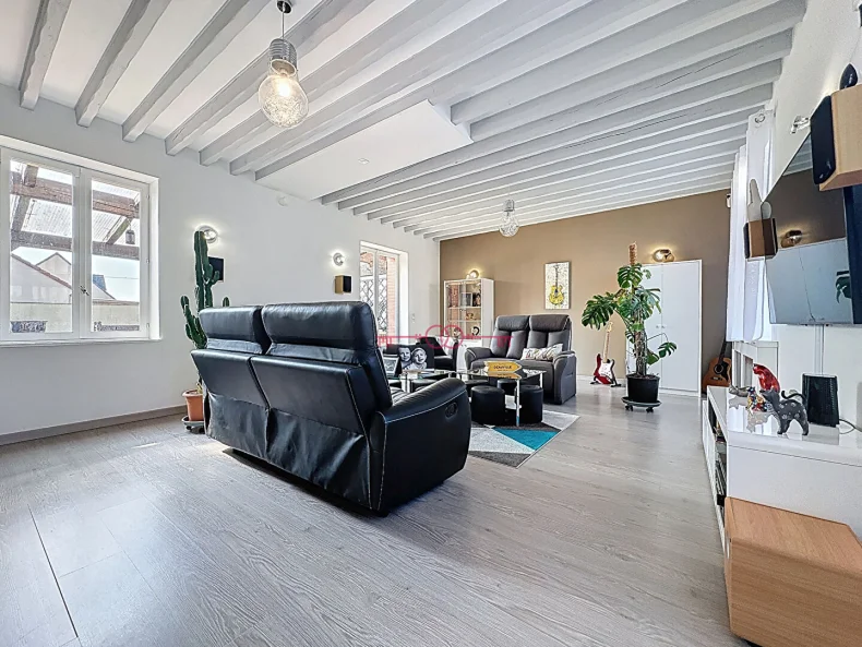 Maison 5 pièces à Menneville - photo 2