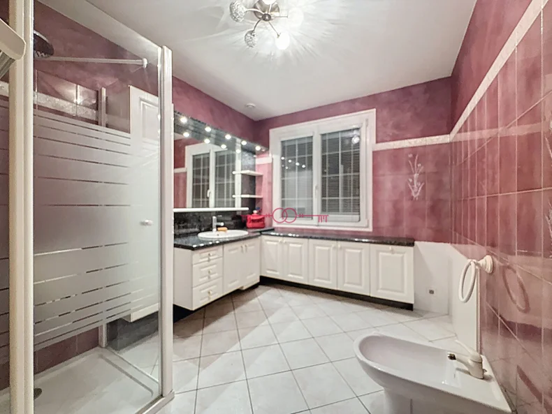 Maison 6 pièces à La neuville au pont - photo 3