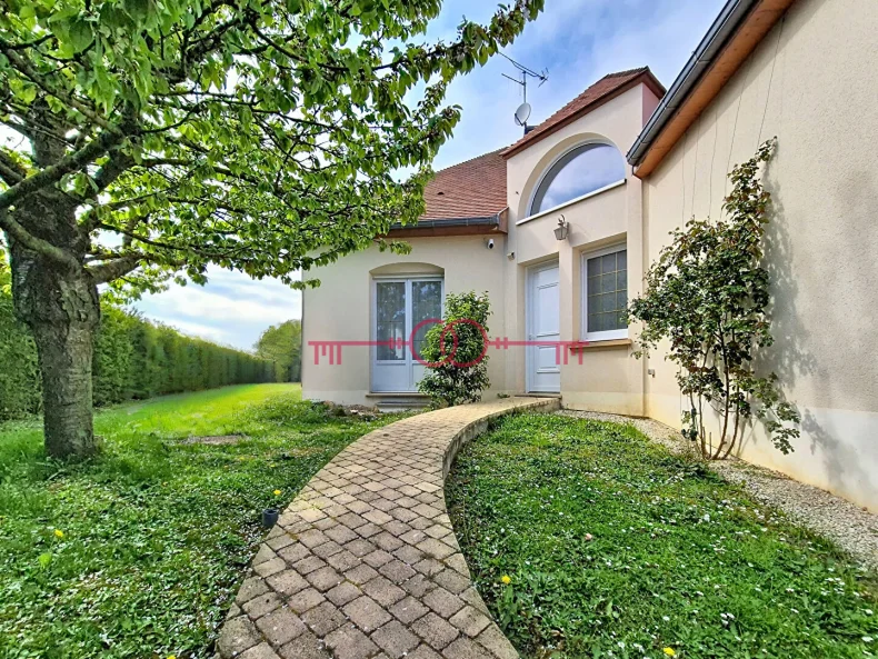 Maison 9 pièces à Gueux - photo 1