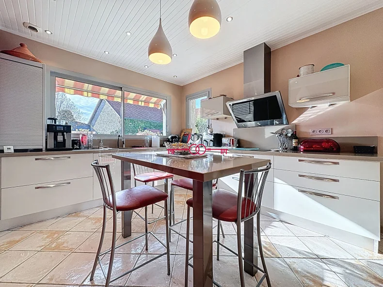Maison 7 pièces à Lavannes - photo 1