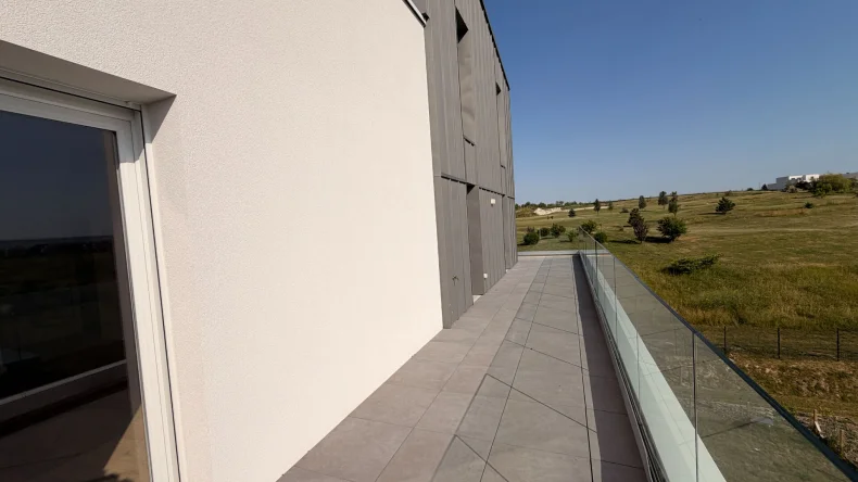 Appartement 5 pièces à Bezannes - photo 3