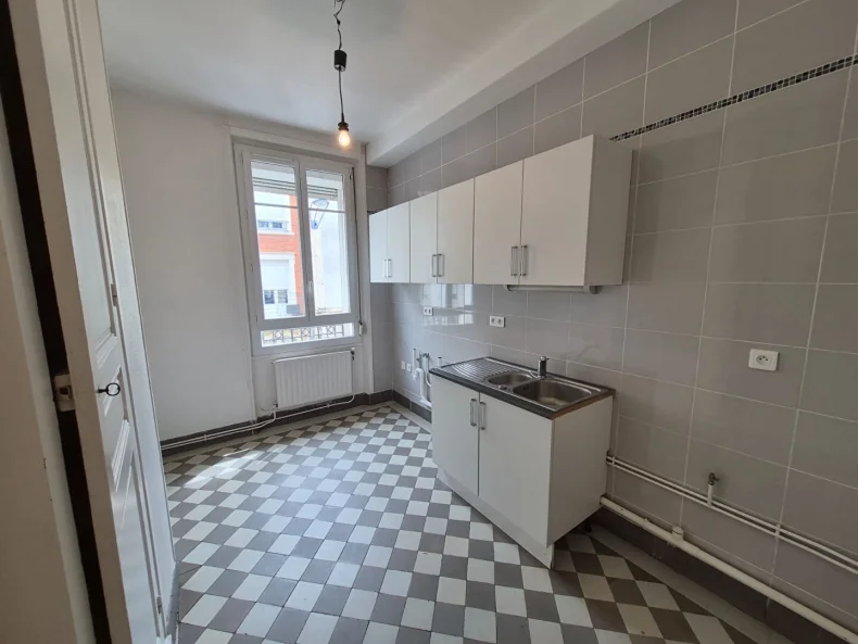 Appartement 4 pièces à Reims - photo 1