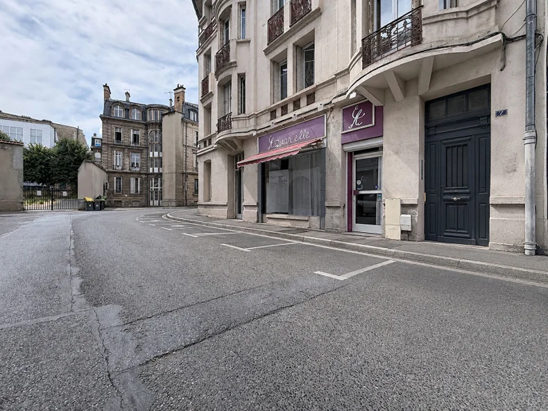 Local Commercial  pièces à Reims - photo 1