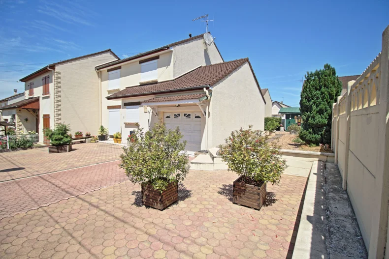 Maison 4 pièces à Fagnieres - photo 1