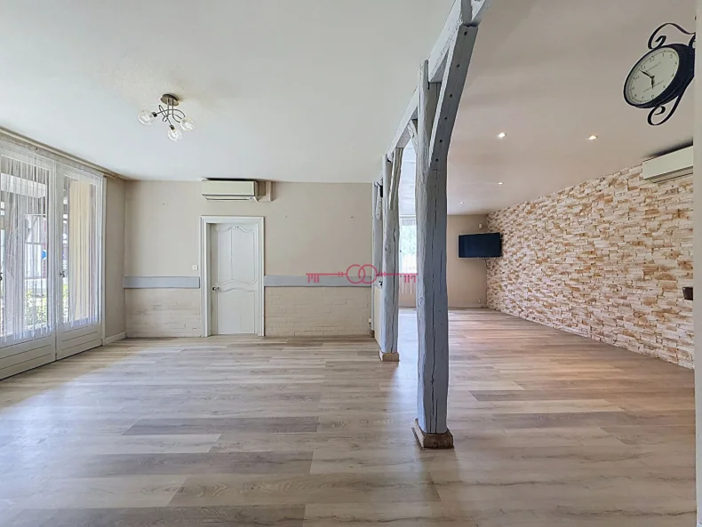 Maison 6 pièces à Verrieres - photo 2