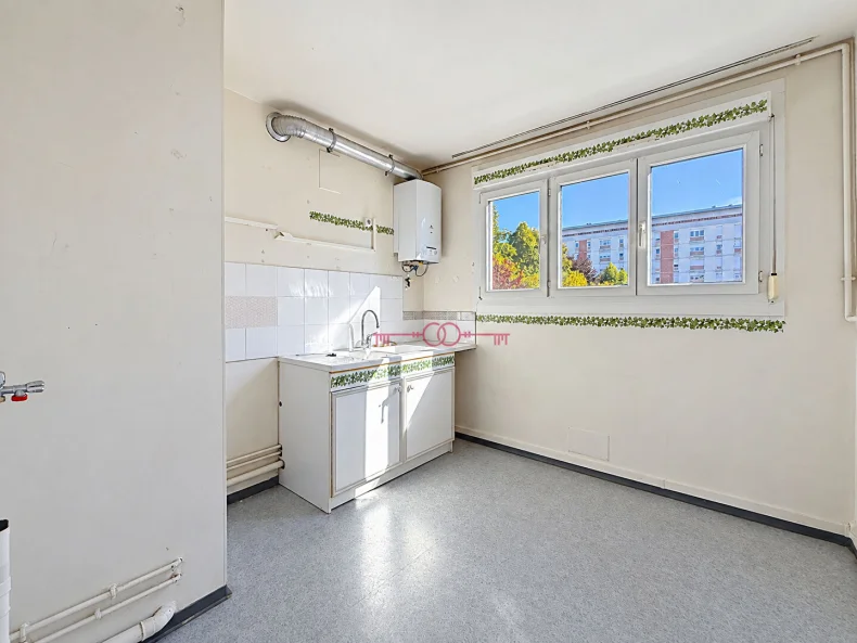 Appartement 4 pièces à Reims - photo 4