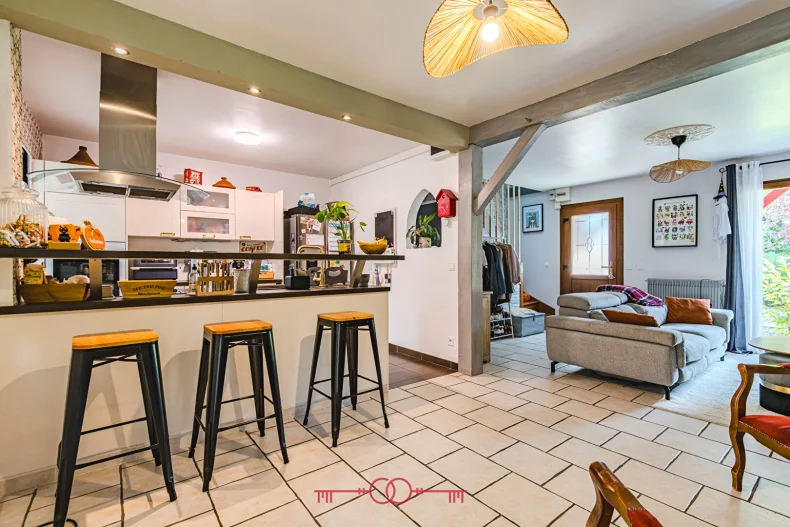 Maison 8 pièces à Champigny - photo 1