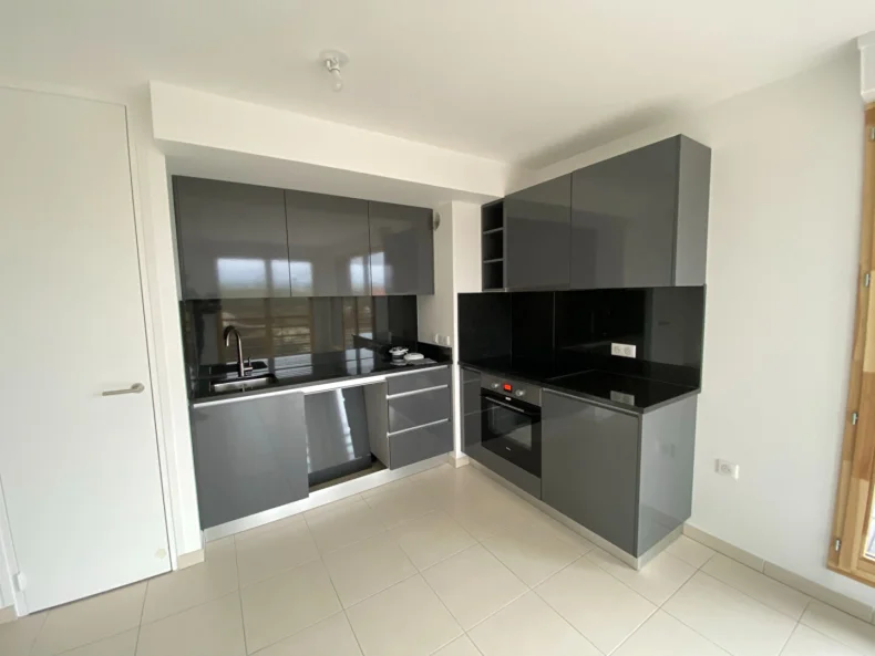 Appartement 4 pièces à Bezannes - photo 2