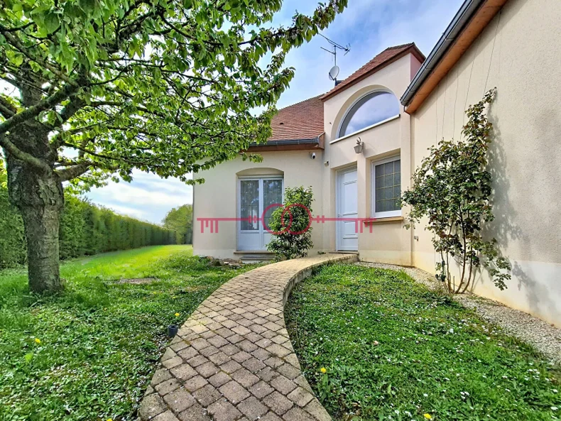 Maison 9 pièces à Gueux - photo 1