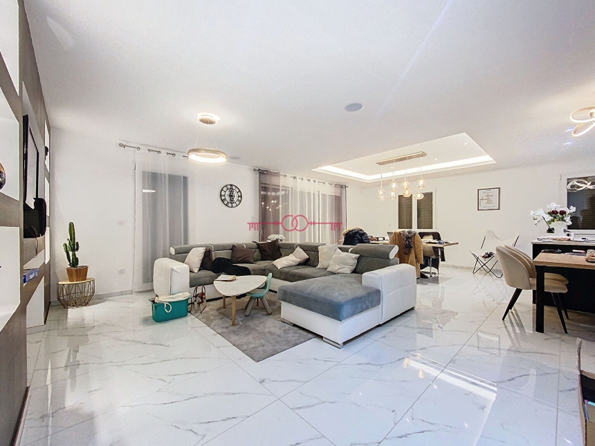 Maison 6 pièces à Verrieres - photo 3