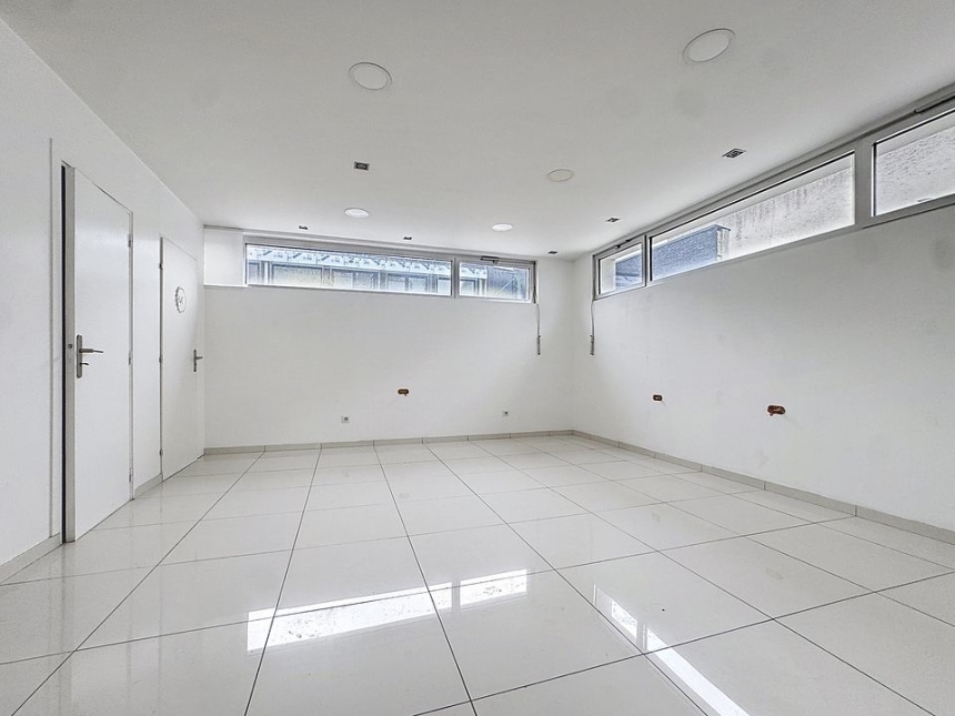 Local commercial Reims 95.40 m2 - photo 1