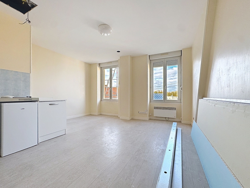 À VENDRE - REIMS - AVENUE DE PARIS - STUDIO 22.40 m2 - photo 1