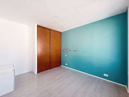 A VENDRE - APPARTEMENT T2 - CENTRE VILLE REIMS - photo 2