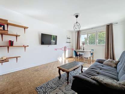 EN EXCLUSIVITÉ - APPARTEMENT DE TYPE 3 AVEC BALCON - À REIMS - photo 2