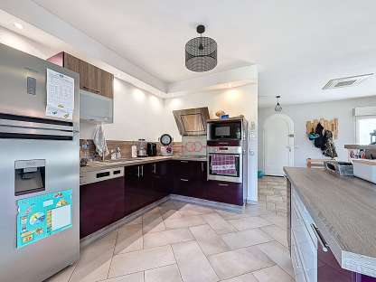 A vendre pavillon plain pied 105 m² à Livry-Louvercy - photo 2