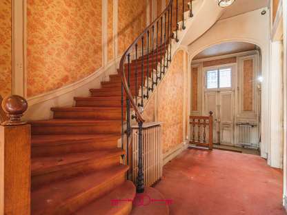 A VENDRE - MAISON DE MAITRE - REIMS CENTRE-VILLE - photo 3