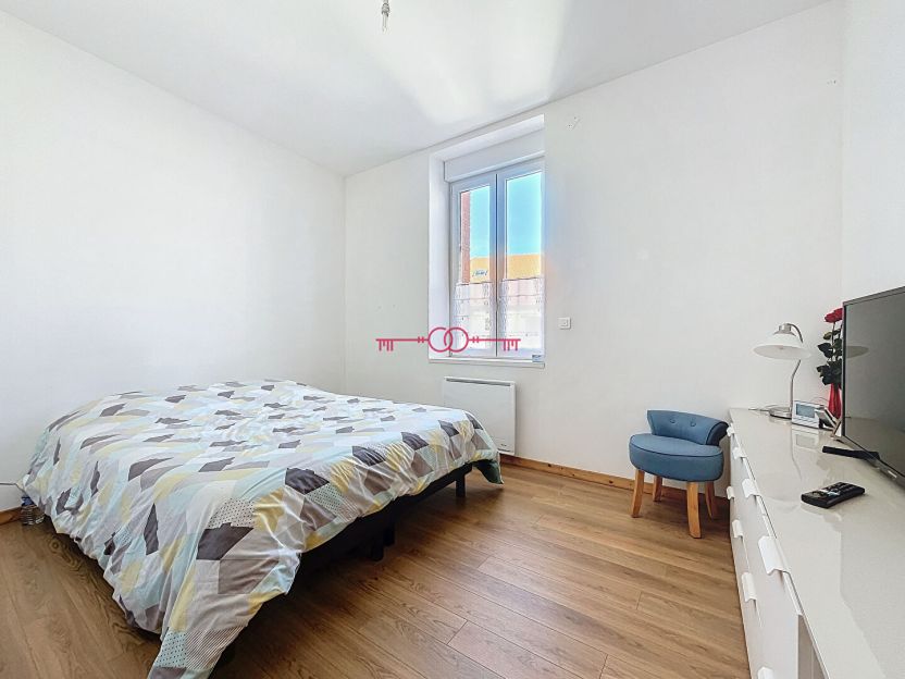 Secteur Witry-lès-Reims, immeuble avec appartements et local commercial - photo 4