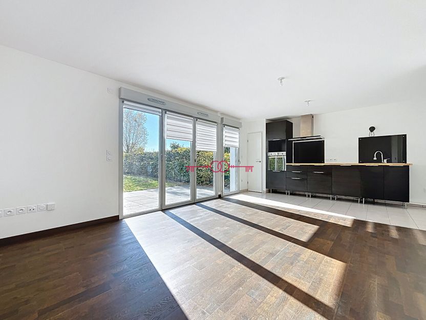 Bezannes - Appartement 3 pièces avec jardin et garage - photo 4