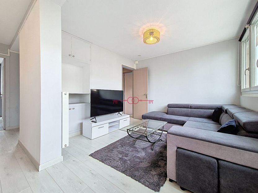 Reims Appartement 4 pièces, cave et box - photo 4