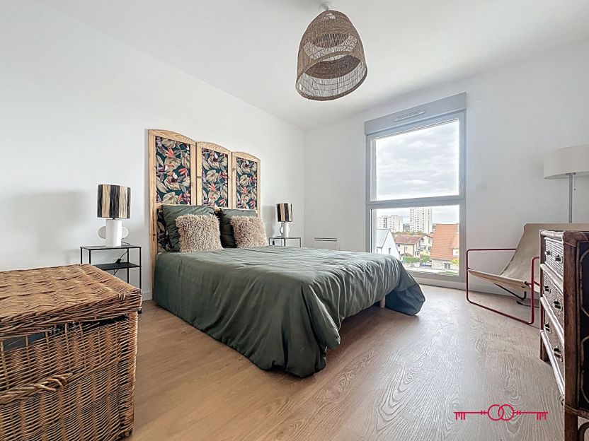 Appartement Reims 4 pièce(s) 80.73 m2 - photo 4