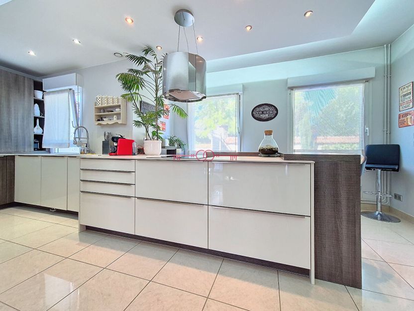 Gueux - Maison Familiale - 6 chambres - photo 4