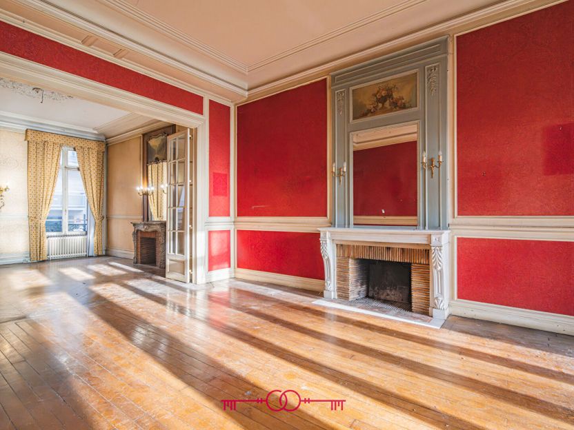 A VENDRE - MAISON DE MAITRE - REIMS CENTRE-VILLE - photo 4