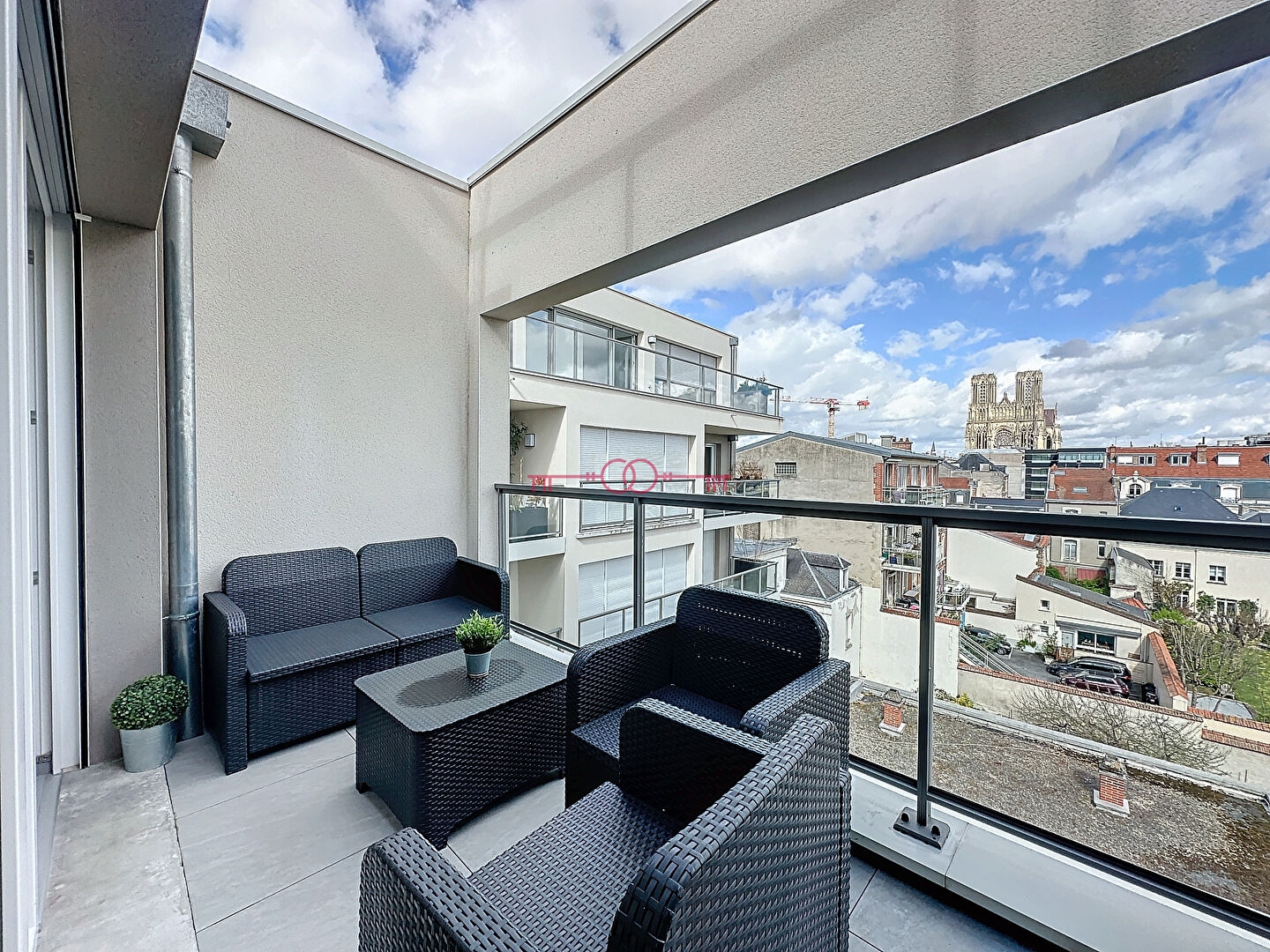 Appartement T6 avec Roof top, Terrasse et Garage double - 9