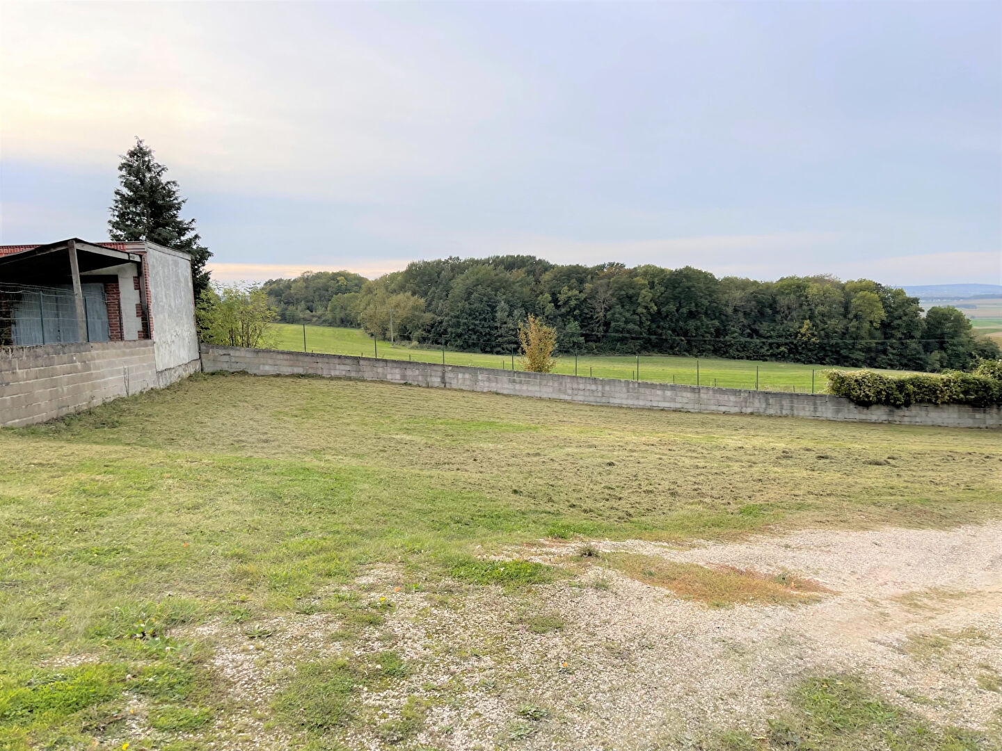 Terrain  pièces à Reims - photo 2