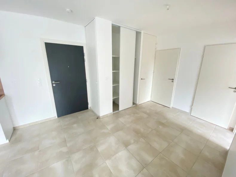 Appartement 3 pièces à Reims - photo 2