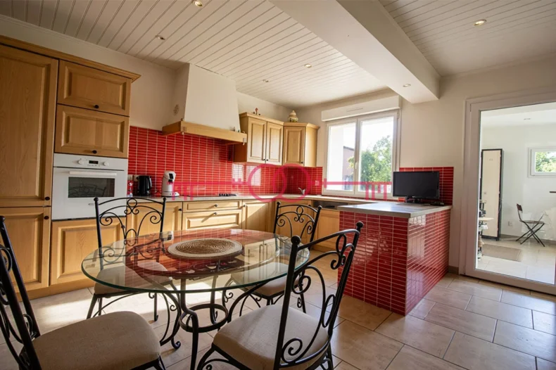 Maison 8 pièces à Thibie - photo 2